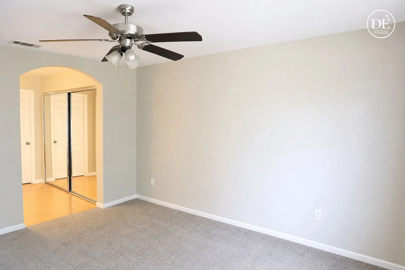 3 bed, 1200 sqft, $3,245 — Photo 2