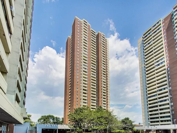 3 Massey Sq #502, Toronto, ON M4C 5L5