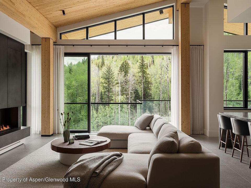 1st image of 180 Wood Rd #Penthouse 501