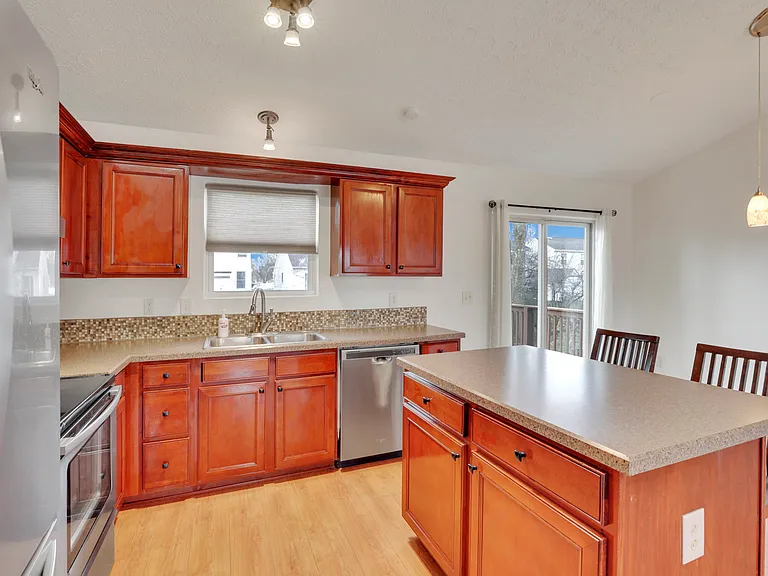 7859 Chapel Stone Rd — Photo 5