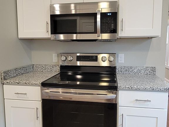 4th image of 108 E Meinecke Ave