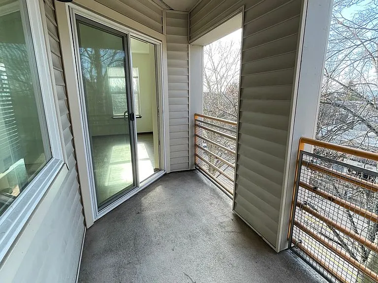 6040 Cali - Spacious 1 & 2 Units | Washer/Dryer | Private Balcony | Lots on Natural Light — Photo 52