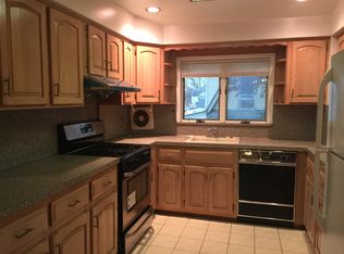 2215 Lee St #2FL, Whitestone, NY 11357