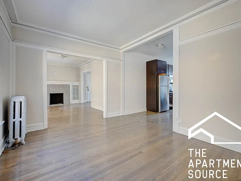 2426 N Sawyer Ave #2E — Photo 3