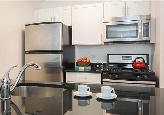 3rd image of 181 Montague St