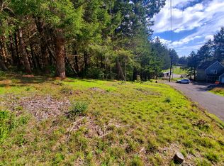 195 Shaker Rd, Whitethorn, CA 95589