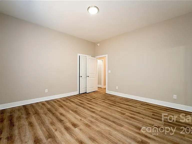 301 S Cloudman St — Photo 9