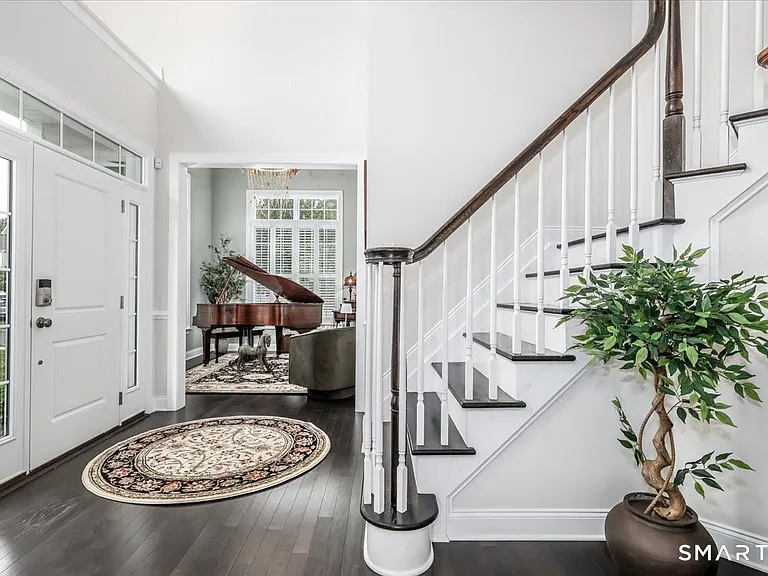 17 Great Hill Dr #17 — Photo 3