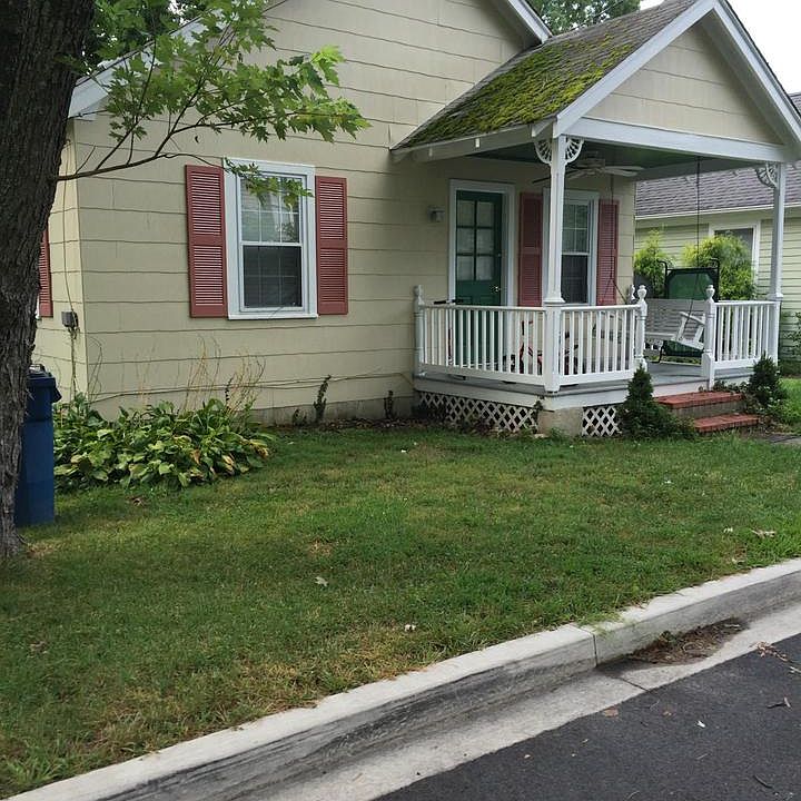 2nd image of 108 E Chew Ave