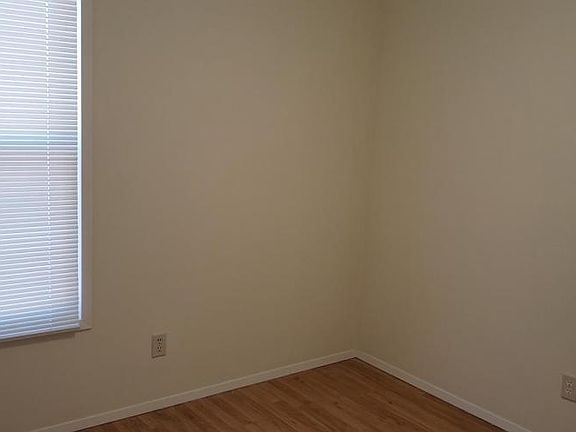5th image of 2328 5th St NE APT 1