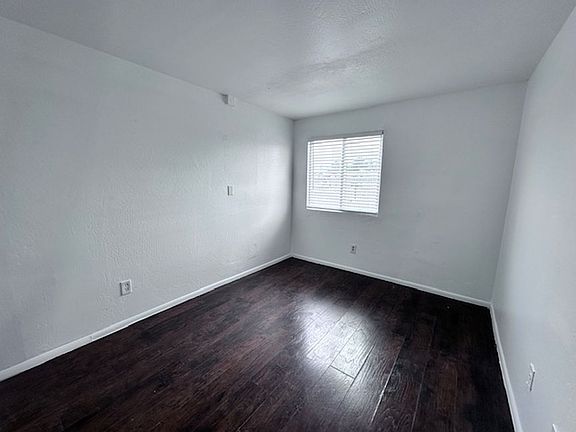 4th image of 464 S Washington St APT 7