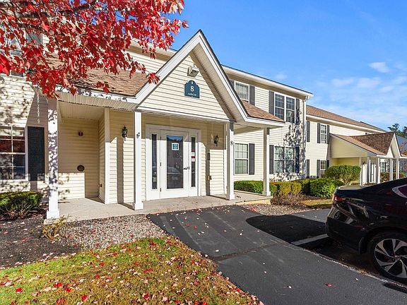2nd image of 8 Tampa Drive #D