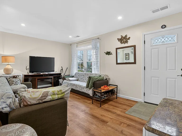 12306 Woodlawn Ct — Photo 14