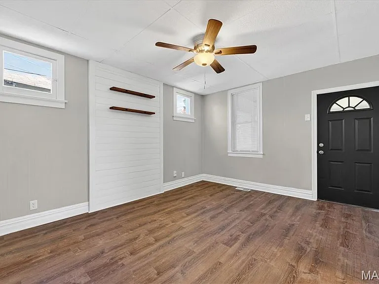 6118 Vermont Ave — Photo 8