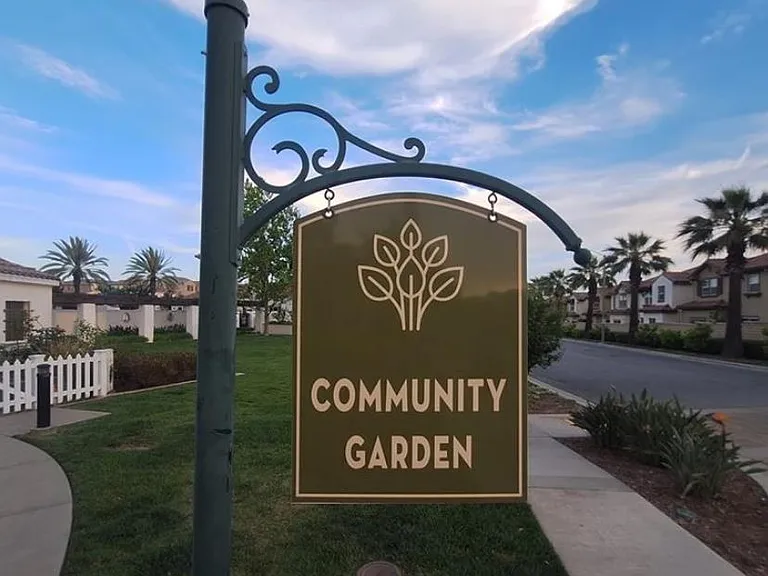 825 Parisa Pl — Photo 25