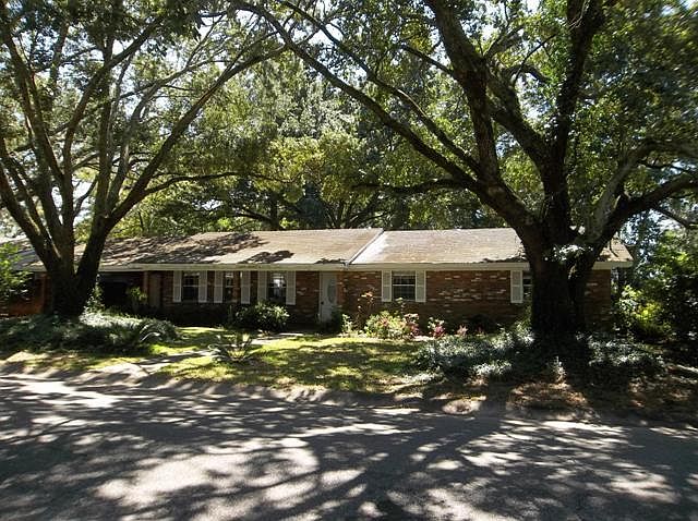 1st image of 104 City Park Cir