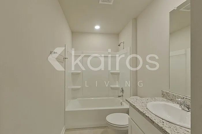 118 Santiago Ct — Photo 14