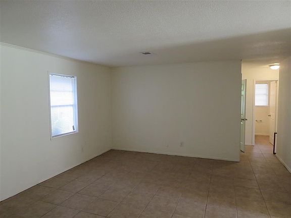 4th image of 9326 Nyssa St #1