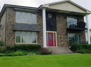 9747 S 89th Ave APT 2S, Palos Hills, IL 60465