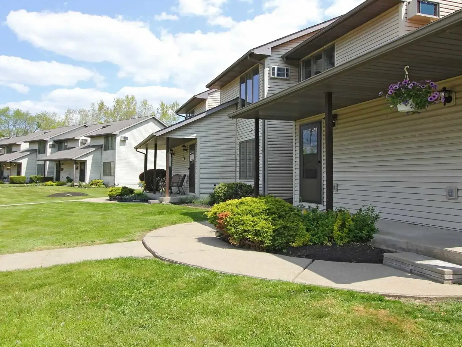Croft Corners Townhouses — Photo 4