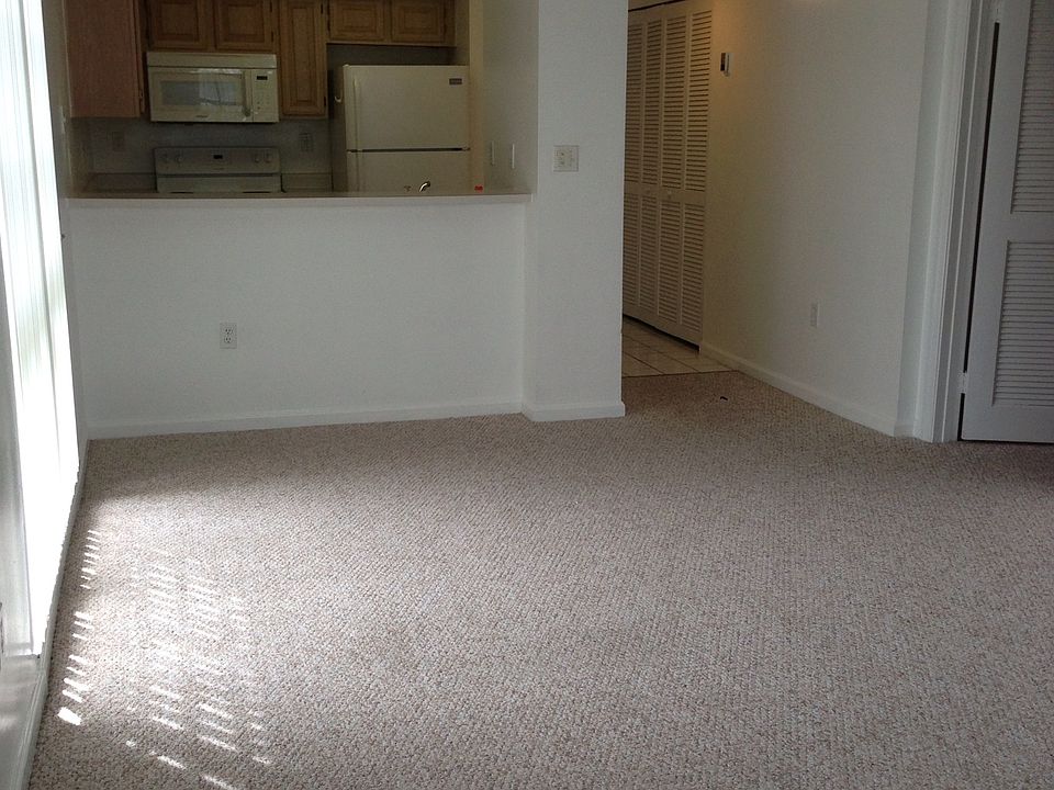 2nd image of 1280 S Alhambra Cir APT 1201