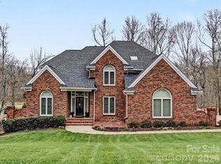 18801 River Falls Dr, Davidson, NC 28036