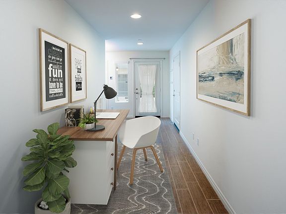 4th image of 632 Seabright Cir