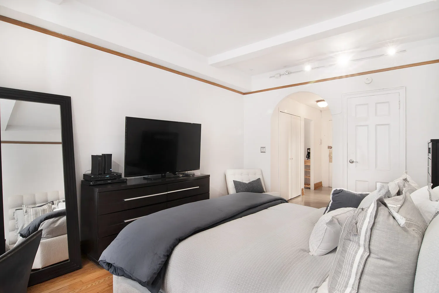 145 West 58th Street — Photo 3