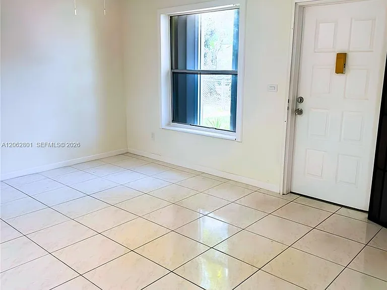 672 NE 130th St #672 — Photo 2