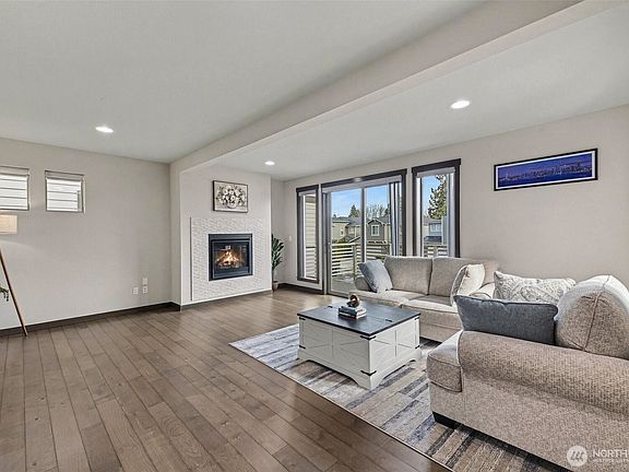 5th image of 18320 3rd Drive SE