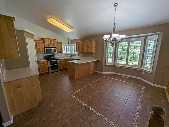 3rd image of 12564 S Varenna St
