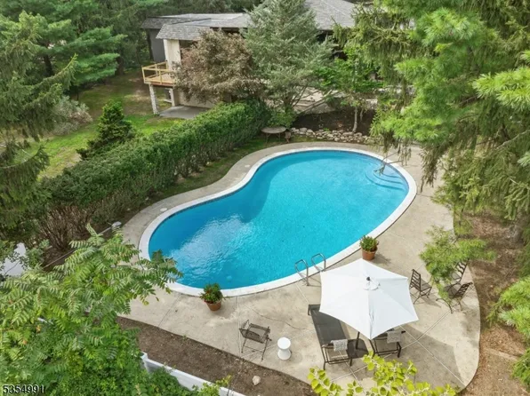 30 Crest Dr, South Orange Village Twp., NJ 07079