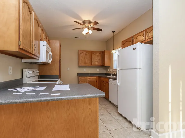 1892 Harvest Meadow Dr — Photo 6