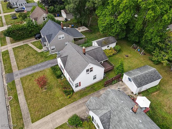 2nd image of 2336 25th St