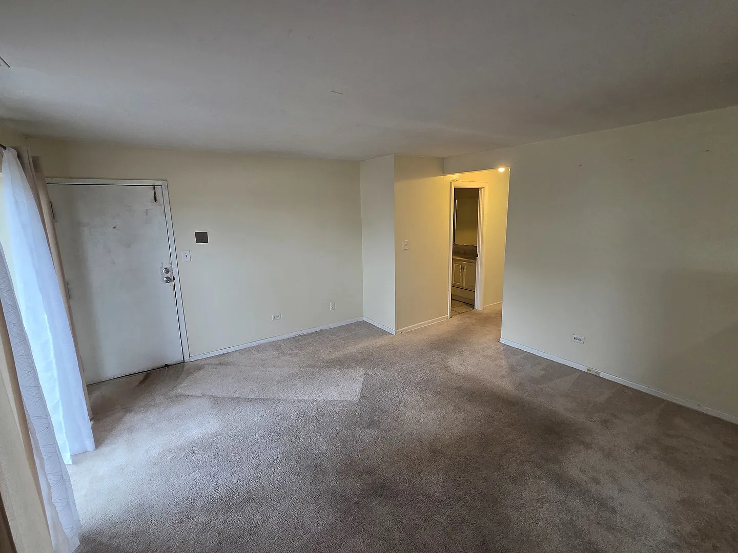 2 bed, 1200 sqft, $1,950 — Photo 2