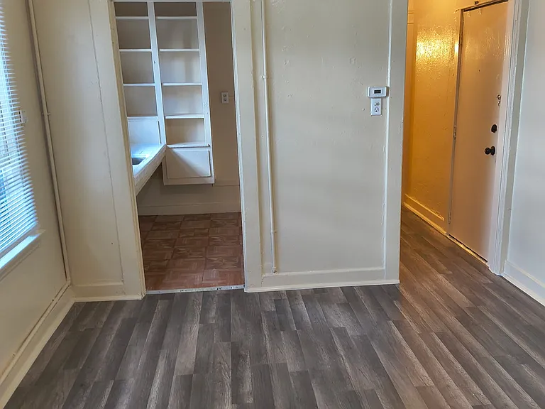 416 S Union Ave #5 — Photo 2