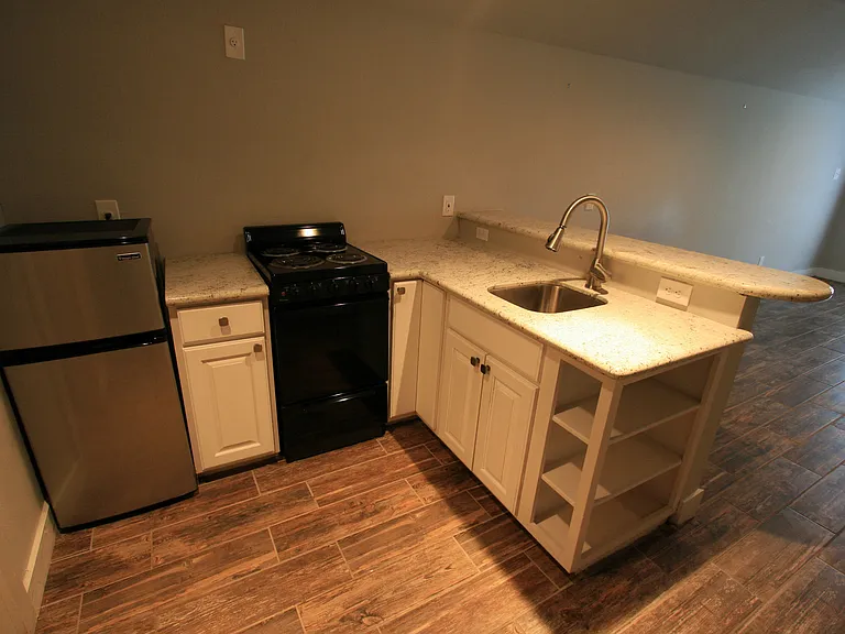 305 Gilchrist Ave — Photo 23