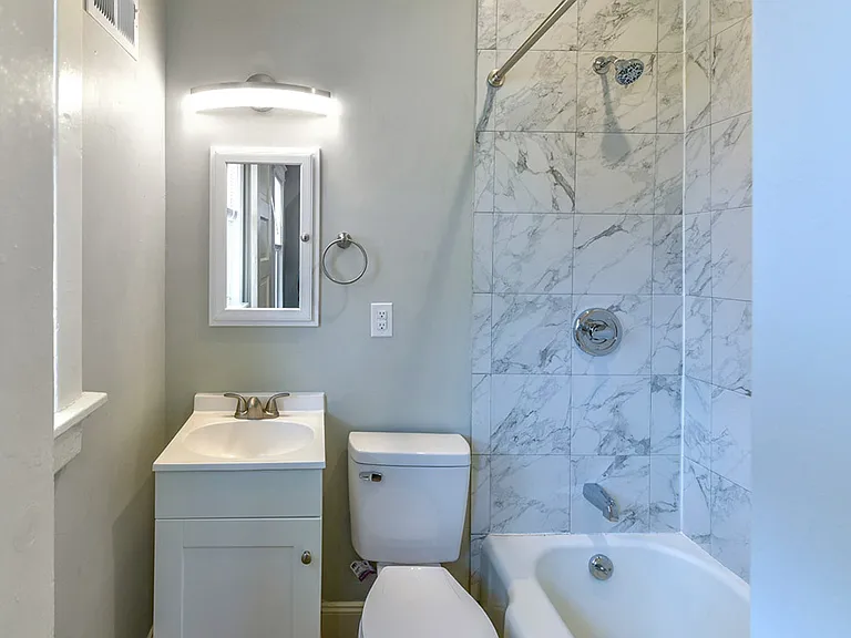 3756 S Whitnall Ave — Photo 13