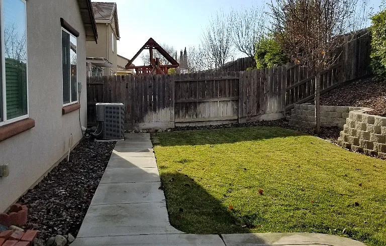 12015 Country Garden Dr — Photo 2