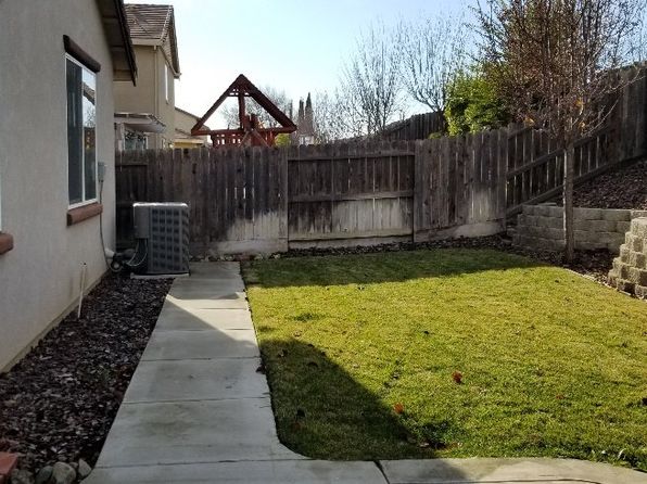 12015 Country Garden Dr