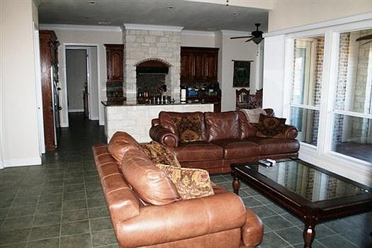 5th image of 112 Lakeside Ct
