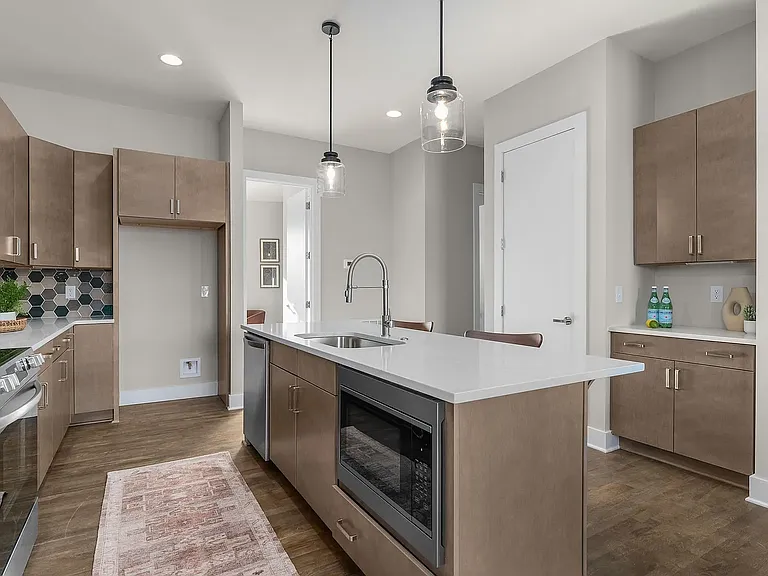 506 W Trinity Ln — Photo 13