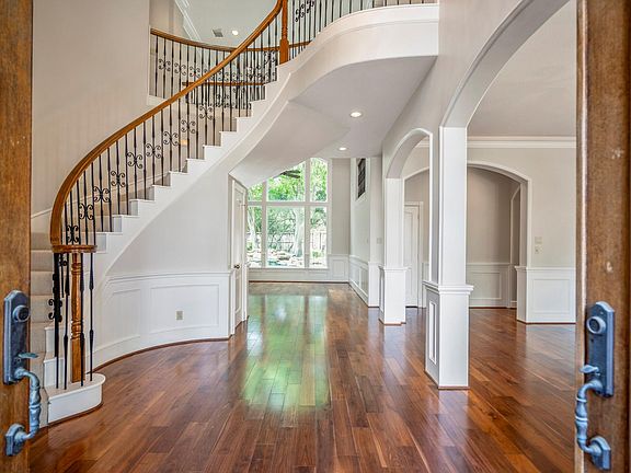 5th image of 15 Lochbury Ct