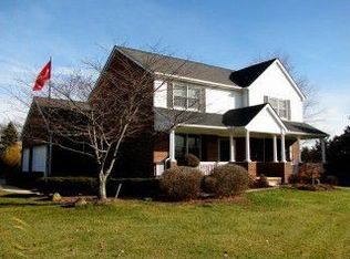 21264 Winding Creek Dr, South Lyon, MI