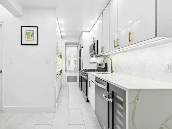 325 East 77th Street image 1 of 10