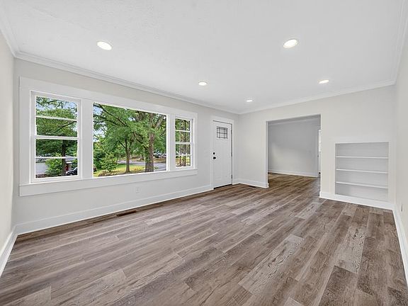 3rd image of 1605 41st St