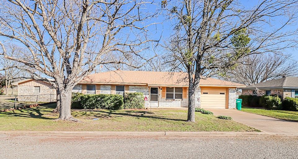 1st image of 314 Baize Dr
