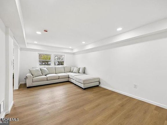 5th image of 16 Buckingham Rd