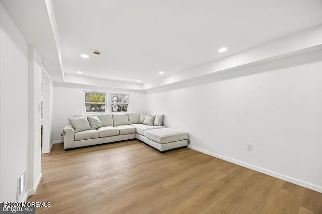 16 Buckingham Rd — Photo 5