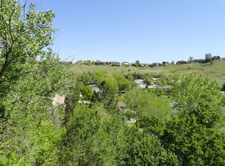1618 Hilltop Dr, Pierre, SD 57501